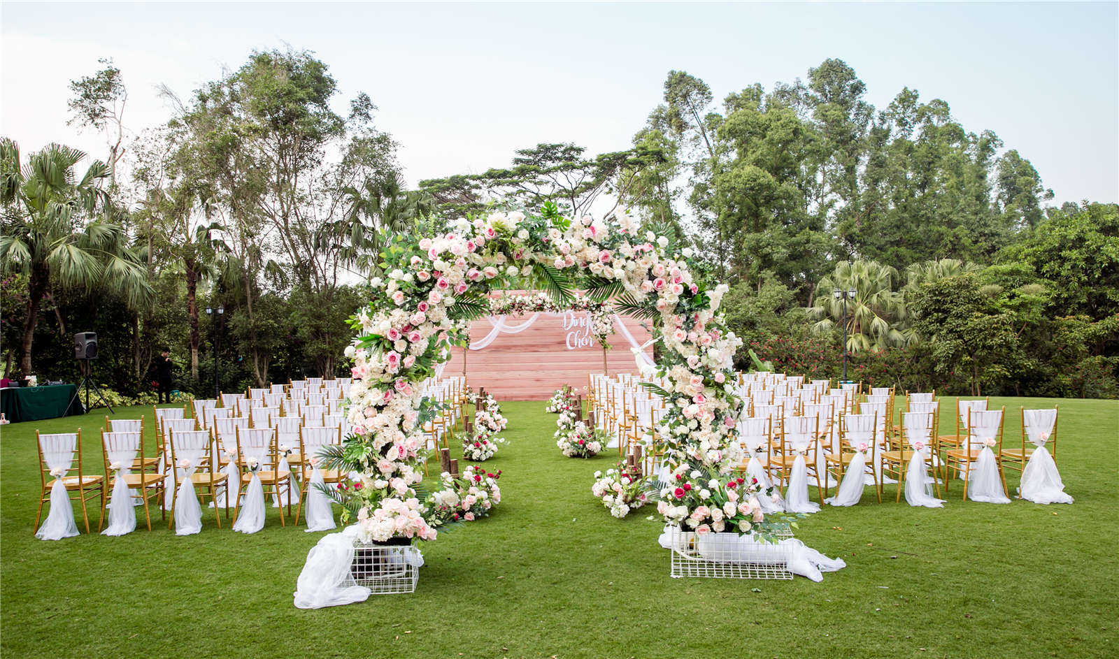 观澜湖度假酒店户外草坪婚礼