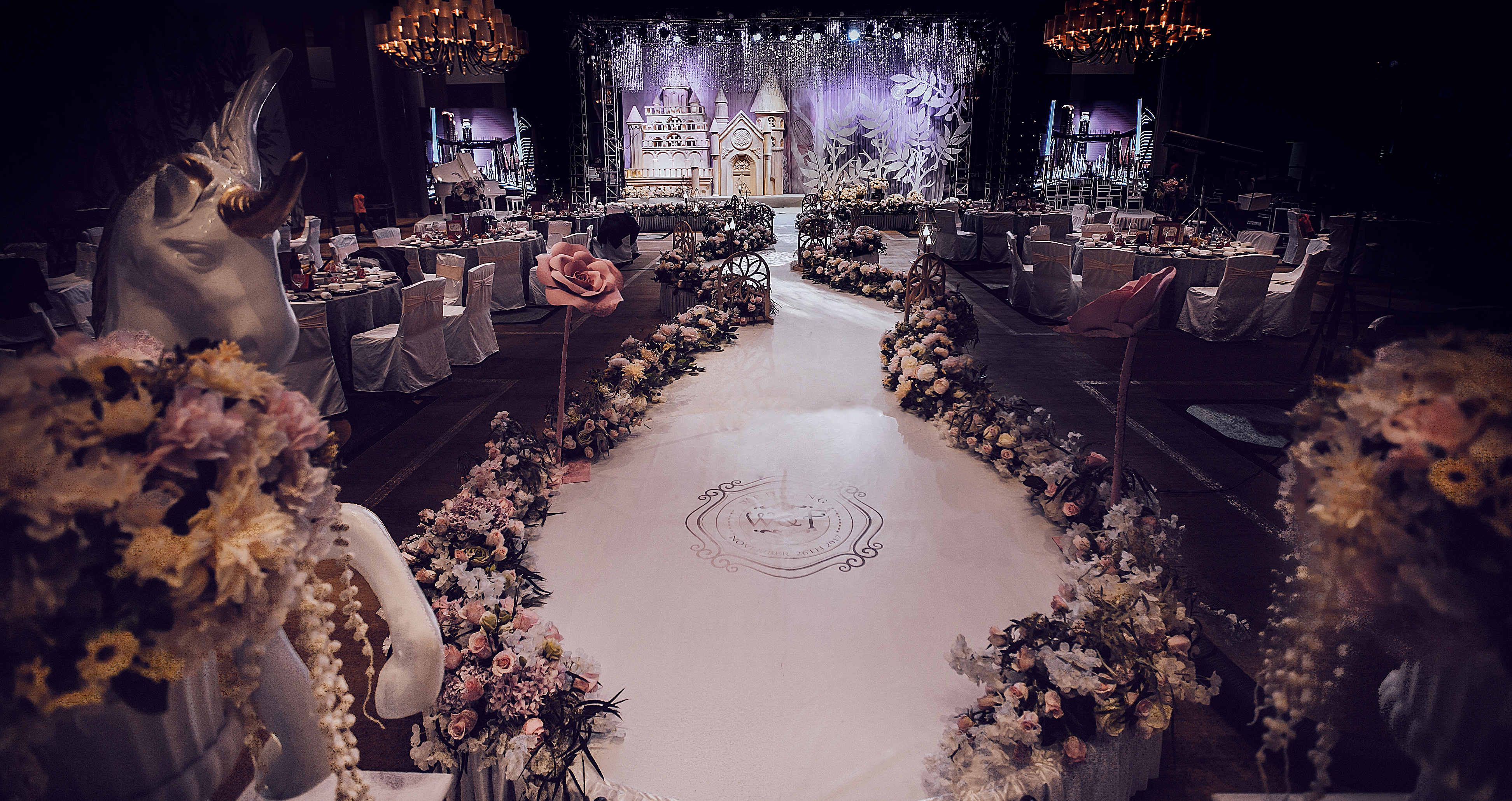 婚庆服务 天津恋人私人婚礼会馆 订单免设计费,场地督导费用 订单免